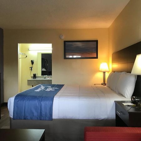 Days Inn By Wyndham Greensboro Airport Exterior foto